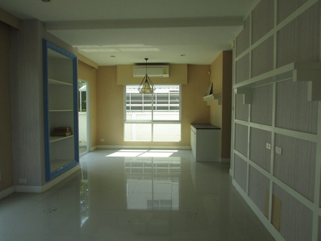 Single house Bangkok Min Buri Min Buri 4200000