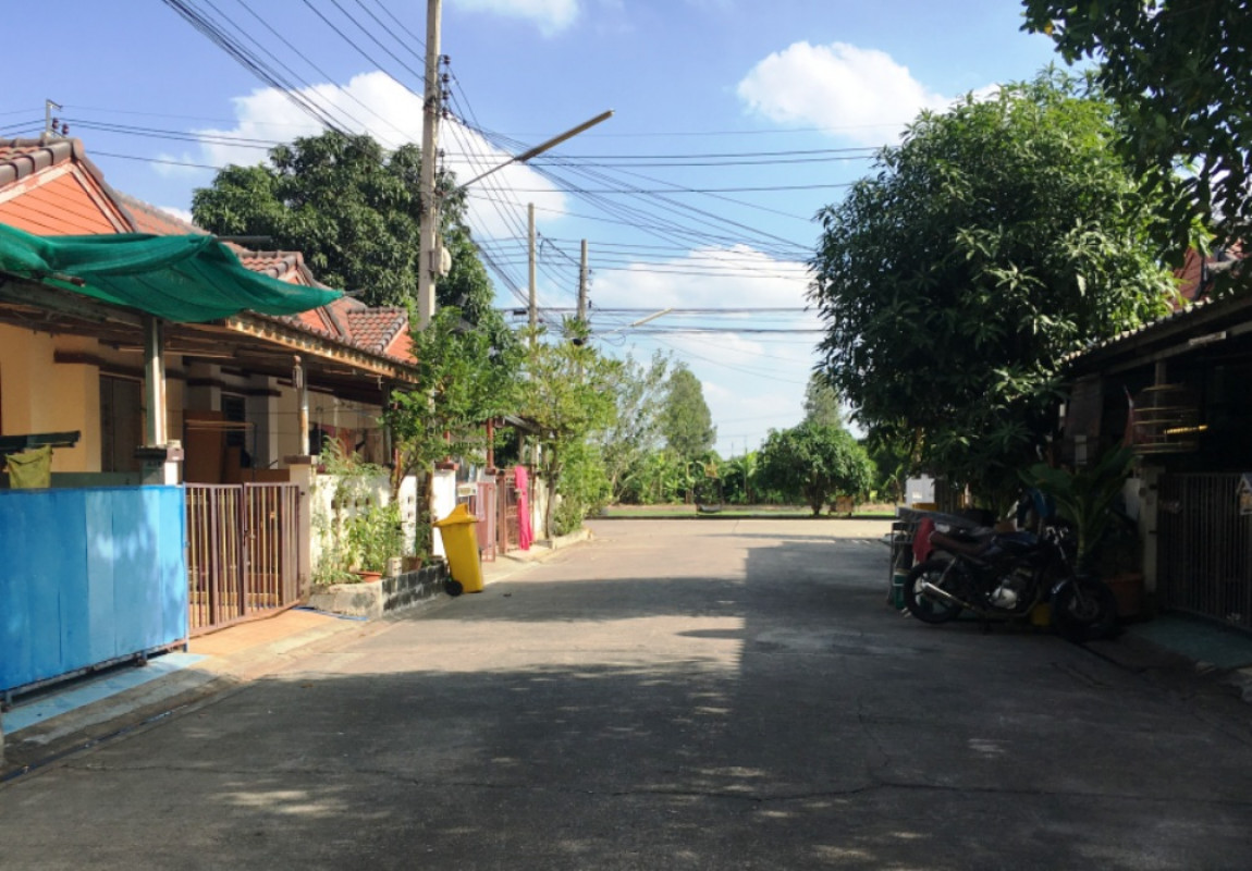 ทาวน์เฮ้าส์ นนทบุรี บางบัวทอง ลำโพ 893000
