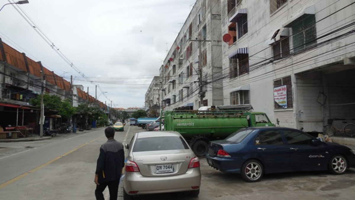 Condominium Samut Prakan Mueang Samut Prakan Thai Ban 294000