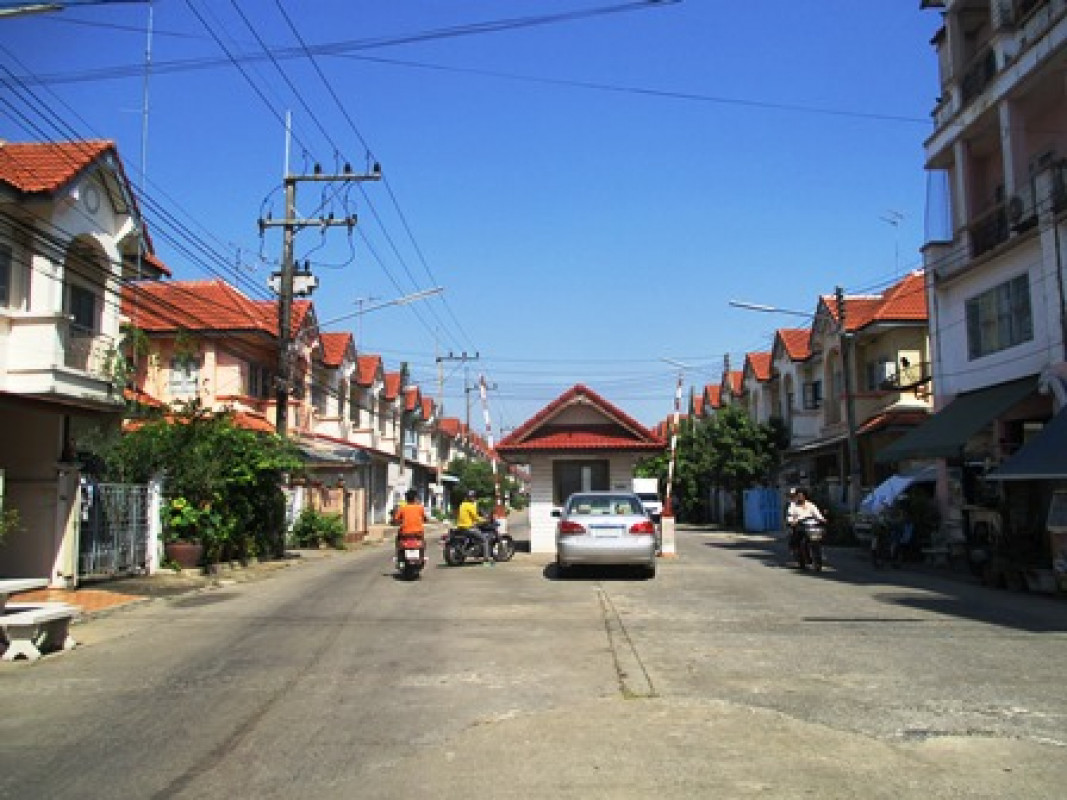 ทาวน์เฮ้าส์ ปทุมธานี ธัญบุรี บึงน้ำรักษ์ 683000