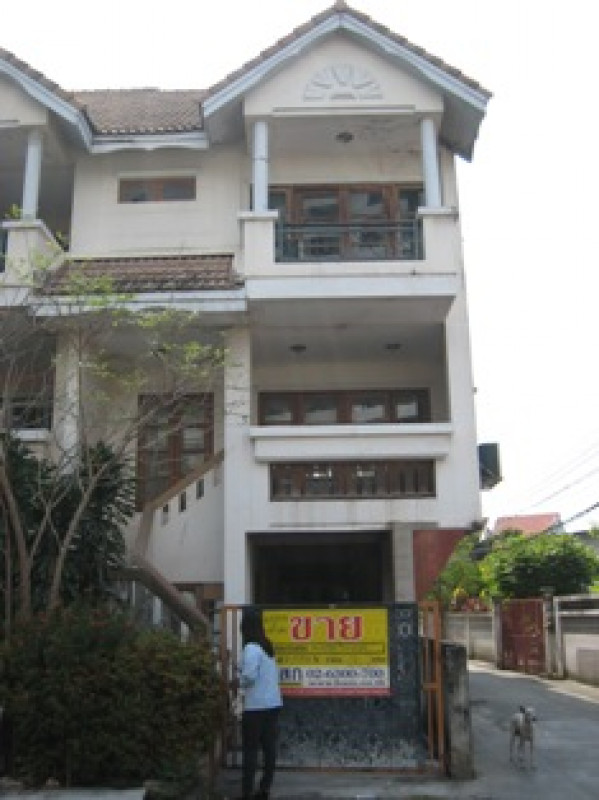 ทาวน์เฮ้าส์ หมู่บ้านชลทิพย์ นนทบุรี ปากเกร็ด ปากเกร็ด 2625000