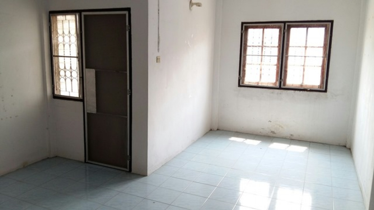 Townhouse Pathum Thani Lam Luk Ka Lat Sawai 1050000