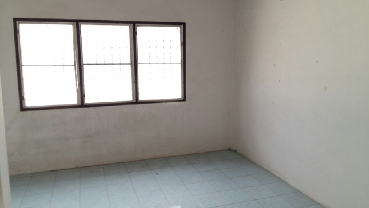 Townhouse Pathum Thani Lam Luk Ka Lat Sawai 1050000