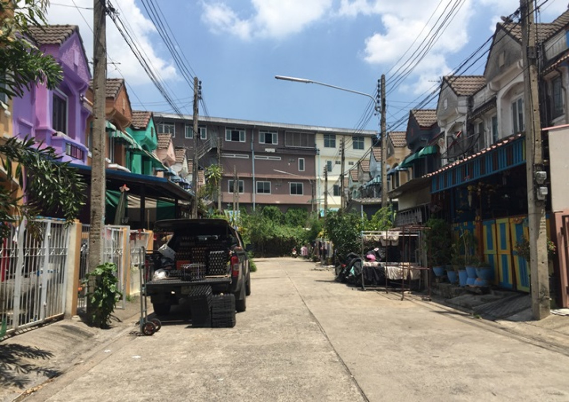Townhouse Pathum Thani Mueang Pathum Thani Ban Chang 1680000