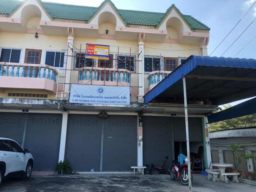 Commercial building Kamphaeng Phet Khlong Khlung Khlong Khlung 1840000