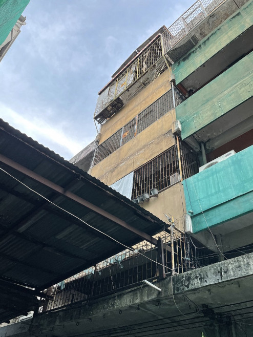 Commercial building Bangkok Sathon Wat Thung Don 3675000