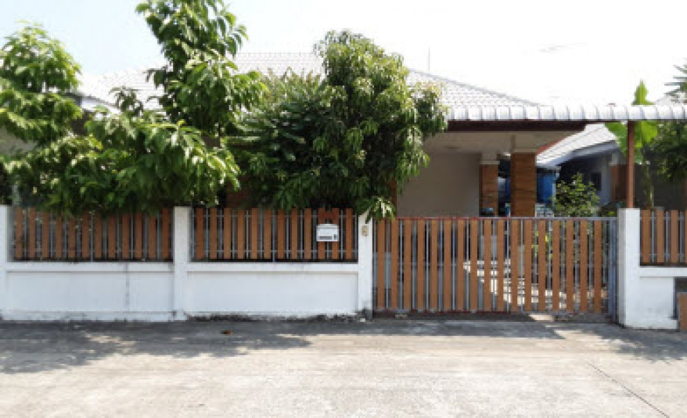 Single house Pathum Thani Thanyaburi Lam Phak Kut 2200000