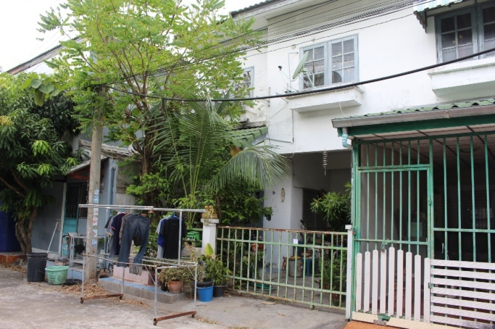 Townhouse Pathum Thani Thanyaburi Bueng Nam Rak 840000