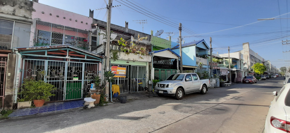 ทาวน์เฮ้าส์ เปรมปรีดิ์คันทรีโฮม ปทุมธานี ธัญบุรี ประชาธิปัตย์ 1050000