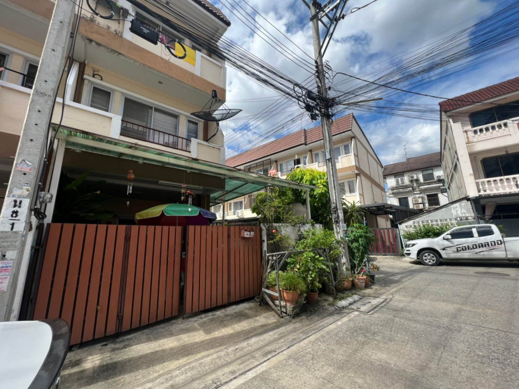ทาวน์เฮ้าส์ ซอยเรวดี นนทบุรี เมืองนนทบุรี ตลาดขวัญ 4700000
