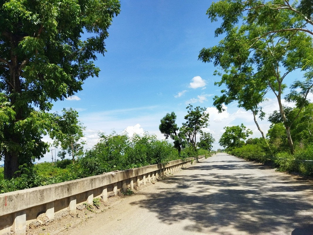 ที่ดินเปล่า ปทุมธานี ธัญบุรี บึงน้ำรักษ์ 4300000