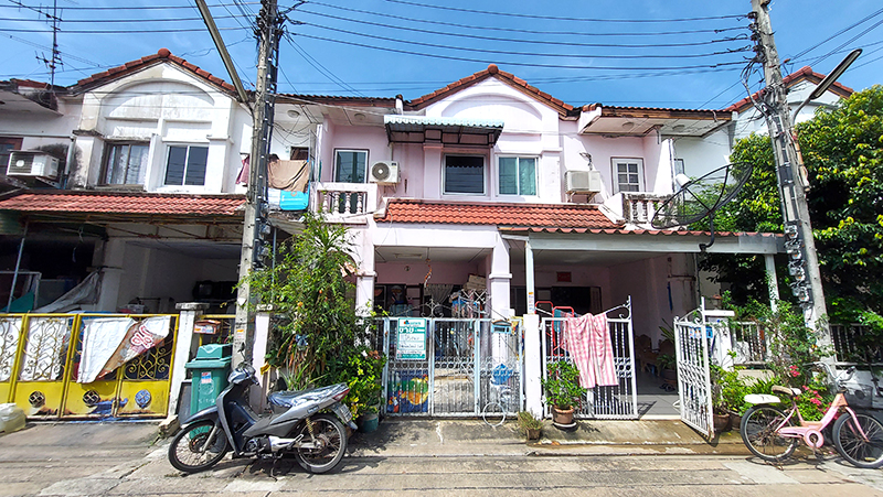 ทาวน์เฮ้าส์ ศิริวรรณ 1 นนทบุรี เมืองนนทบุรี บางกร่าง 1300000
