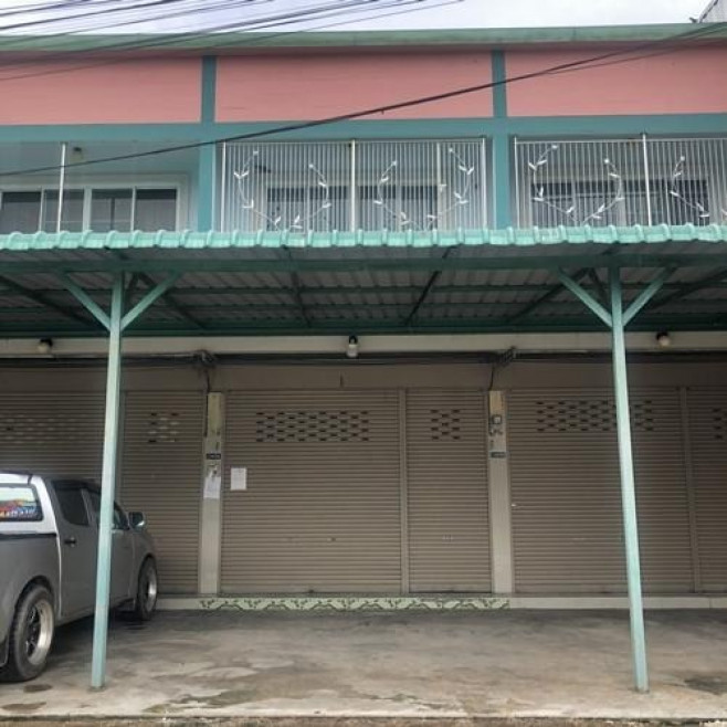 Commercial building Uthai Thani Nong Chang Nong Suang 1900000