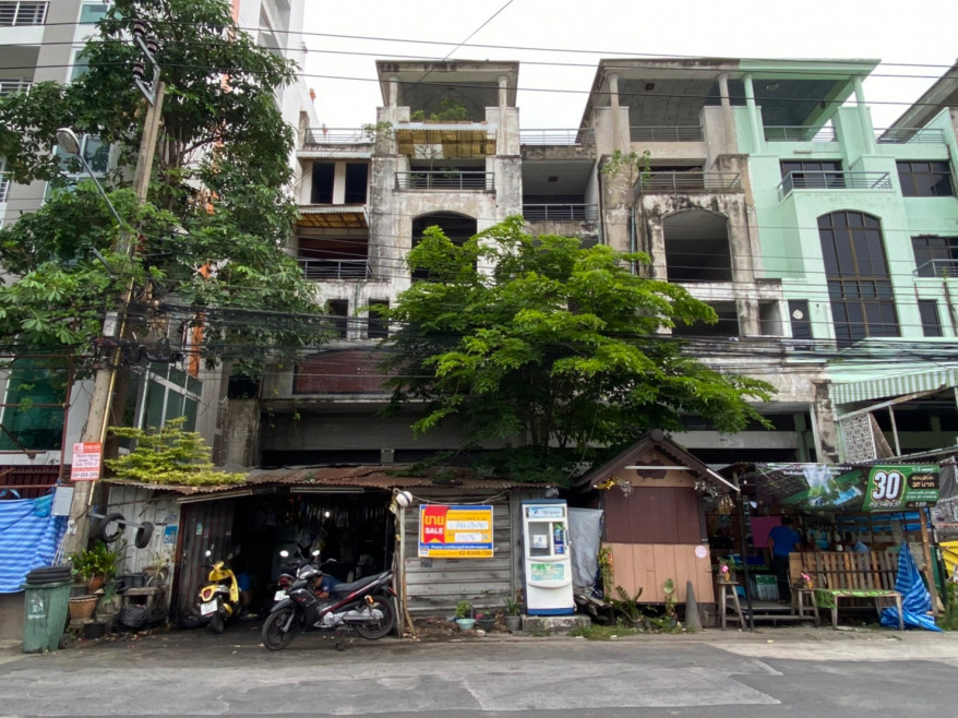 Commercial building Bangkok Prawet Nong Bon 18900000