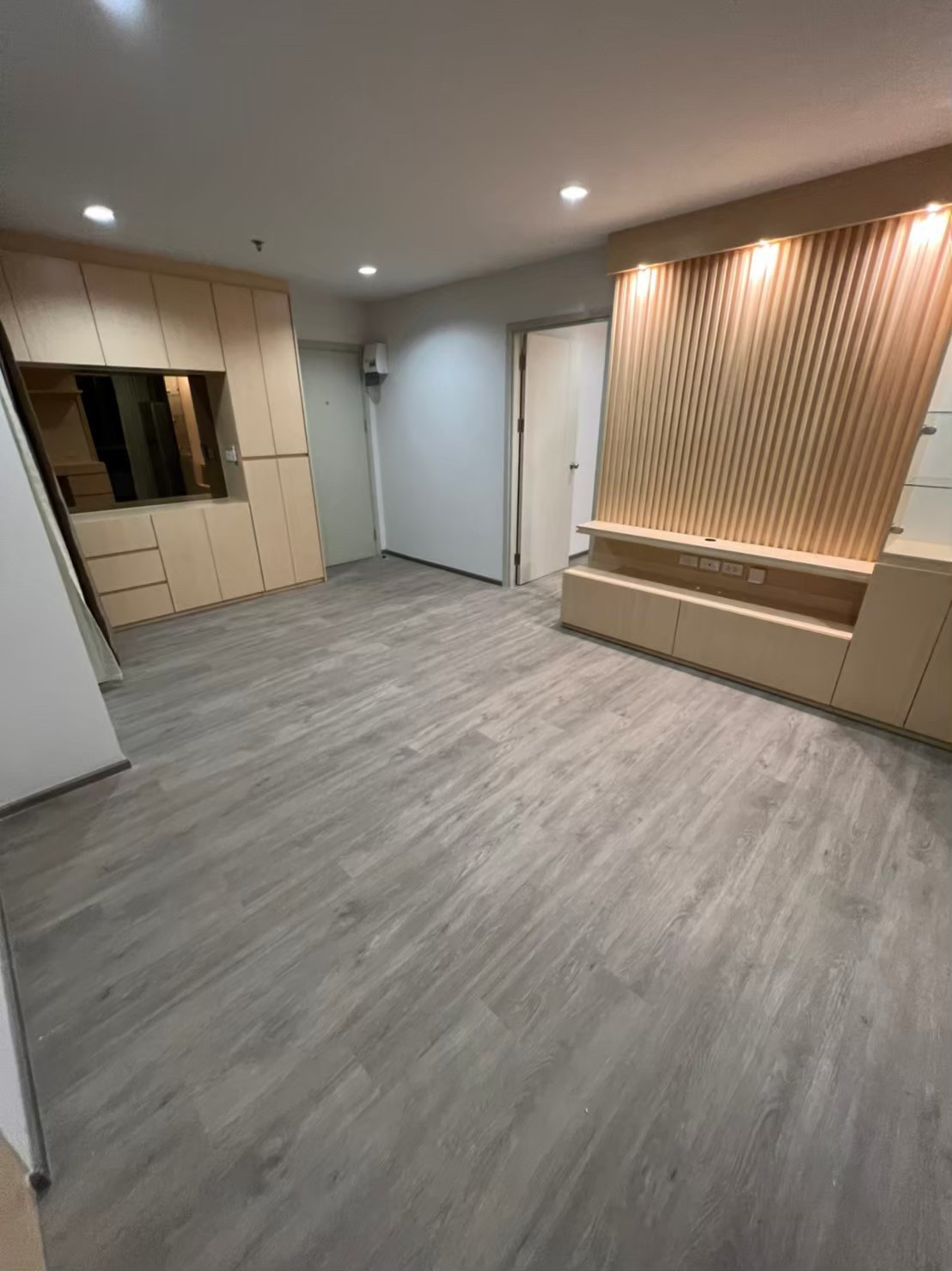 คอนโด รีเจ้นท์โฮม บางซ่อน เฟส 28 กรุงเทพมหานคร บางซื่อ บางซื่อ 3200000