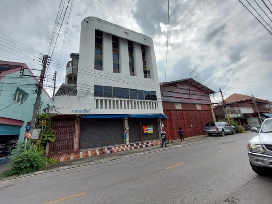 Commercial building Lampang Thoen Lom Raet 8367000