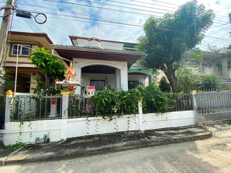 Single house Samut Prakan Phra Samut Chedi Na Kluea 3675000