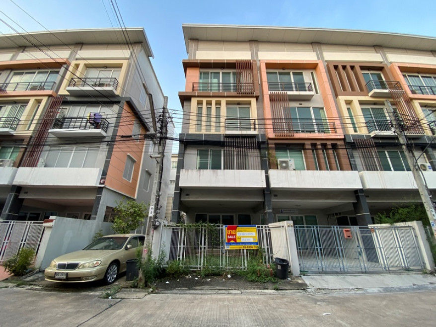 Commercial building Bangkok Lat Krabang Khlong Song Ton Nun 5040000