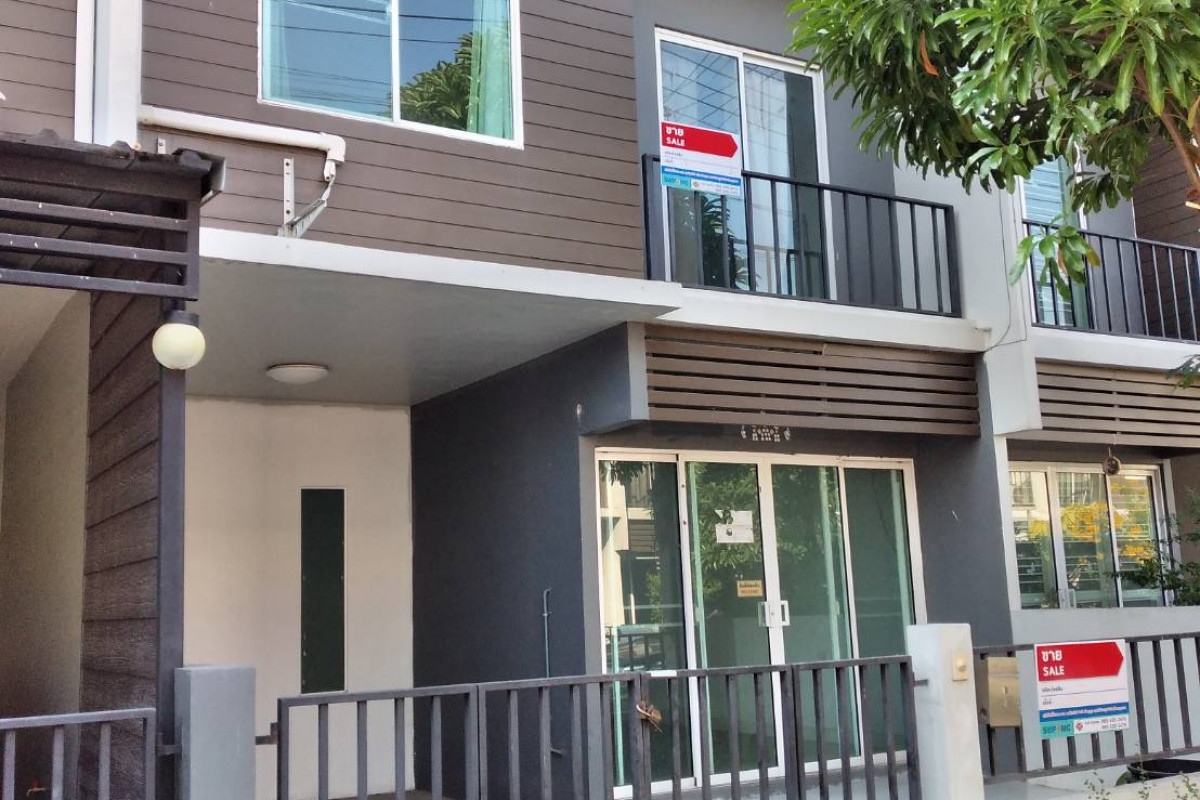 Townhouse Pathum Thani Lam Luk Ka Lat Sawai 1600000