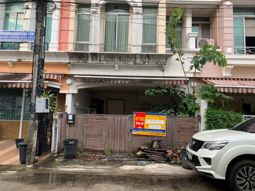 ทาวน์เฮ้าส์ บ้านกลางเมือง บริติชทาวน์ ศรีนครินทร์ ทาวน์เฮ้าส์ 3 ชั้น เลขที่ 59/238 สมุทรปราการ บางพลี บางแก้ว 4410000