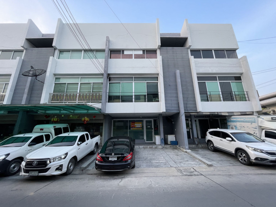 Townhouse Samut Prakan Bang Sao Thong Bang Sao Thong 4200000