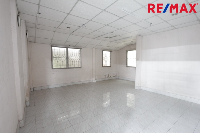 Residential land/lot Bangkok Phasi Charoen Bang Waek 8200000
