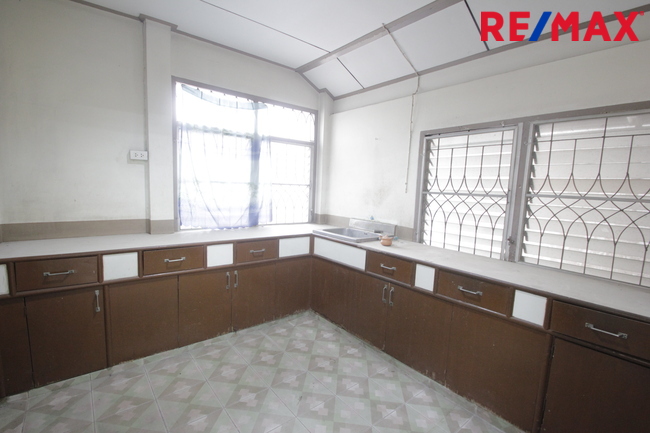 Residential land/lot Bangkok Phasi Charoen Bang Waek 8200000