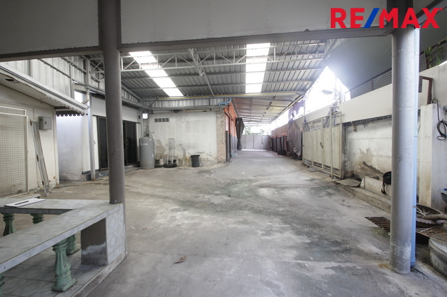 Residential land/lot Bangkok Phasi Charoen Bang Waek 8200000