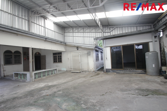 Residential land/lot Bangkok Phasi Charoen Bang Waek 8200000