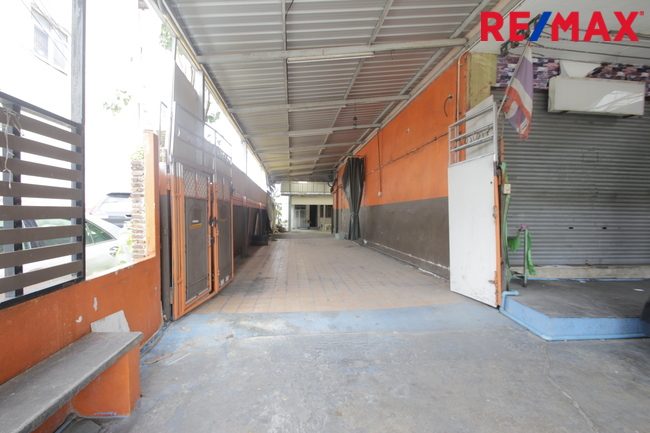 Residential land/lot Bangkok Phasi Charoen Bang Waek 8200000