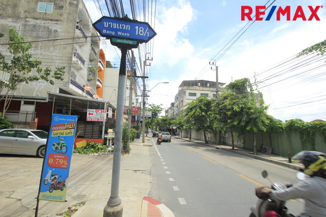 Residential land/lot Bangkok Phasi Charoen Bang Waek 8200000