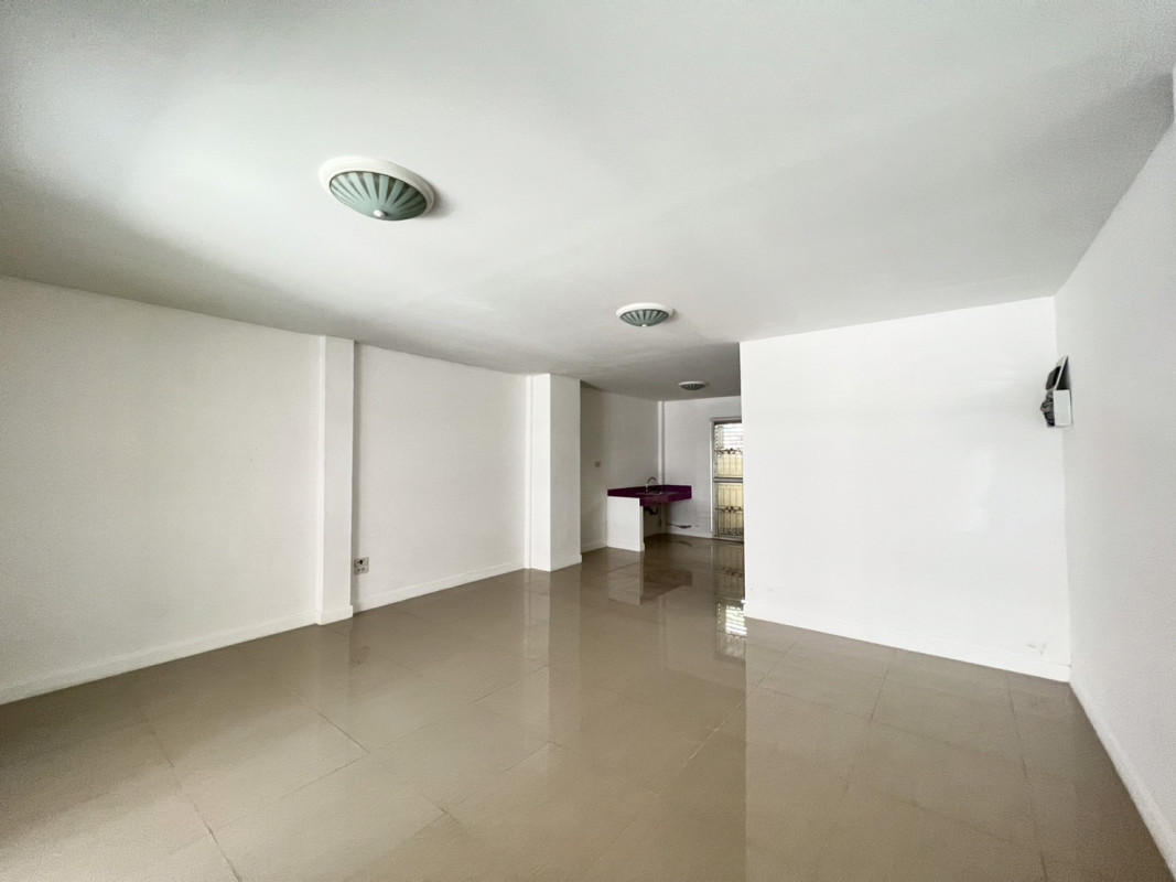 ทาวน์เฮ้าส์ UJ Townhome ชลบุรี เมืองชลบุรี เสม็ด 2200000