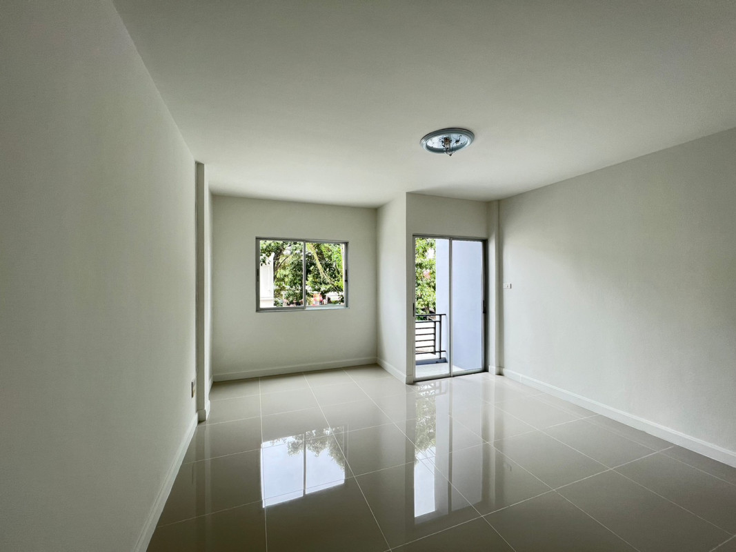 ทาวน์เฮ้าส์ The Next Townhome ชลบุรี ศรีราชา บึง 1700000