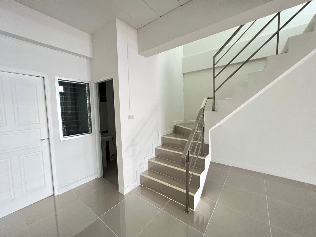 ทาวน์เฮ้าส์ The Next Townhome ชลบุรี ศรีราชา บึง 1700000