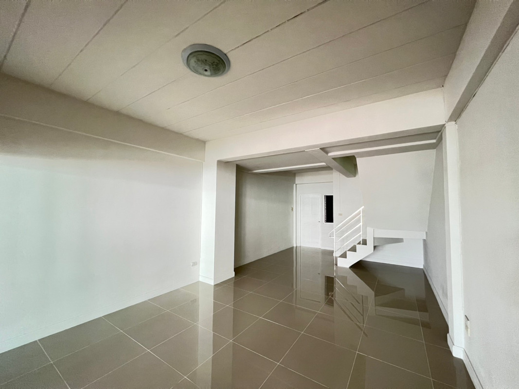 ทาวน์เฮ้าส์ The Next Townhome ชลบุรี ศรีราชา บึง 1700000