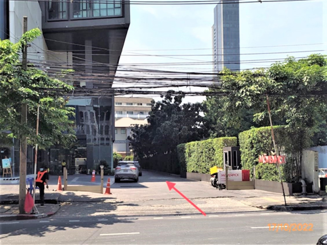 Condominium Up Ekamai Bangkok Watthana Khlong Tan Nuea 6802000