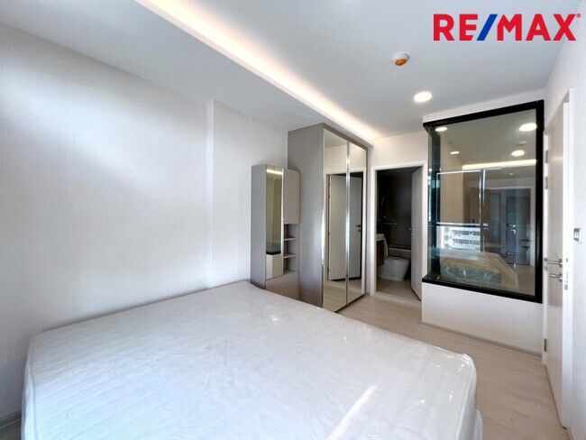 คอนโด ขาย.. VTara Sukhumvit 36 ห้องใหม่ ไม่เคยเข้าอยู่!! 1 BEDROOM ห้องขนาดใหญ่ Fully Furnished พร้อมอ่างอาบน้ำ >> ใกล้ BTS ทองหล่อ กรุงเทพมหานคร คลองเตย พระโขนง 4950000