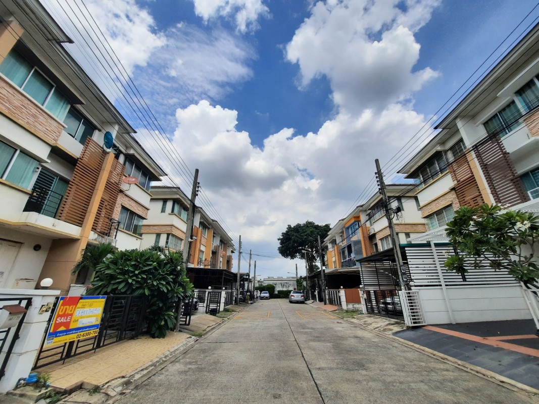 ทาวน์เฮ้าส์ ทาวน์พลัส ลาดพร้าว 101 กรุงเทพมหานคร บางกะปิ คลองจั่น 3360000