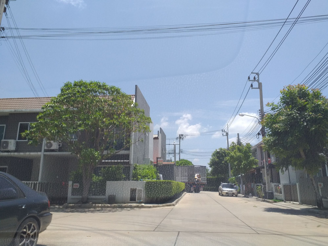 ทาวน์เฮ้าส์ นนทบุรี บางบัวทอง ละหาร 1995000
