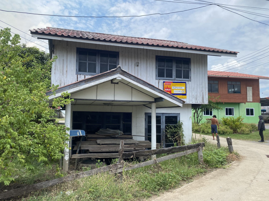 Single house Loburi Ban Mi Phu Kha 380000