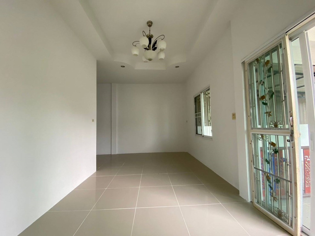 ทาวน์เฮ้าส์ หมู่บ้านประชาชน เฟส5 ระยอง เมืองระยอง ทับมา 1550000