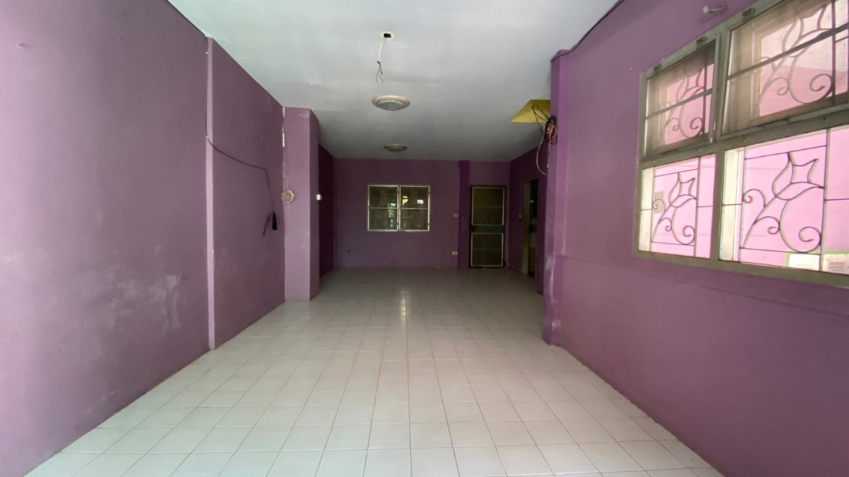 Townhouse Pathum Thani Lam Luk Ka Lat Sawai 1200000