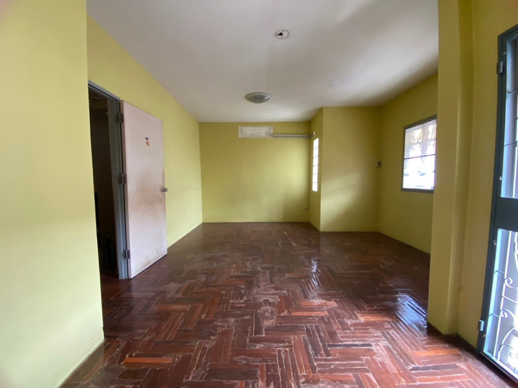 Townhouse Pathum Thani Lam Luk Ka Lat Sawai 1200000
