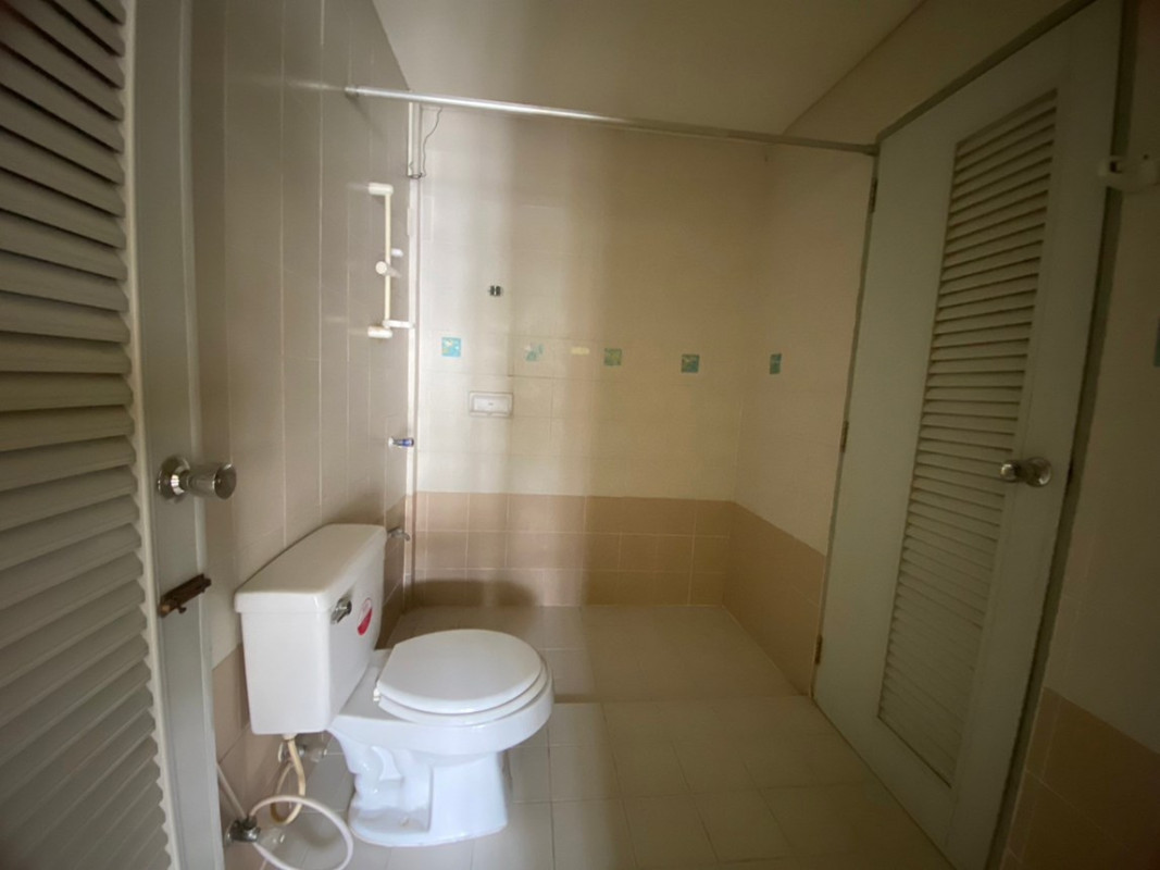 Townhouse Pathum Thani Lam Luk Ka Lat Sawai 1200000