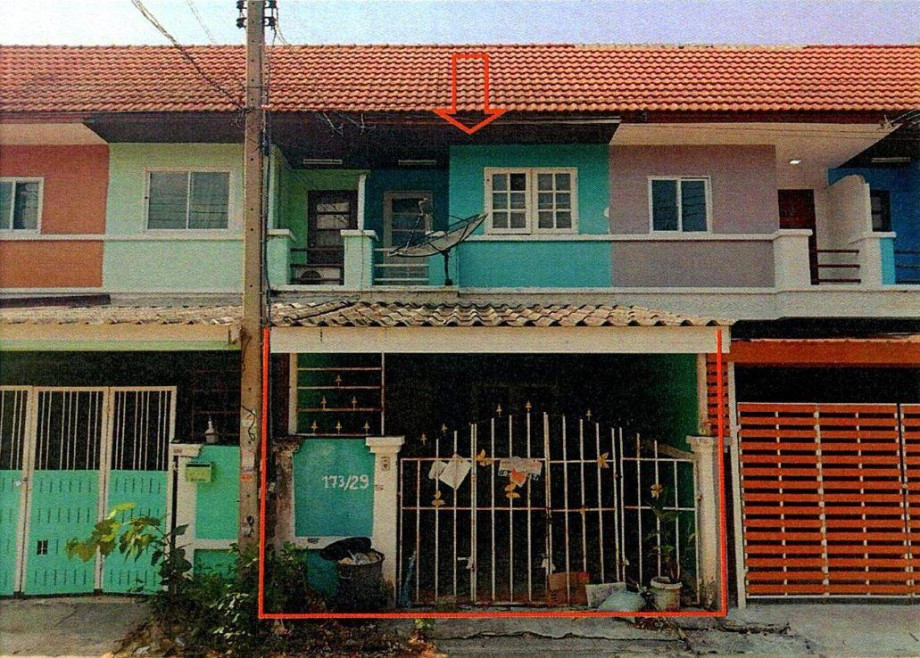 ทาวน์เฮ้าส์ ฉัตรไพลิน ปทุมธานี ลาดหลุมแก้ว ระแหง 805000