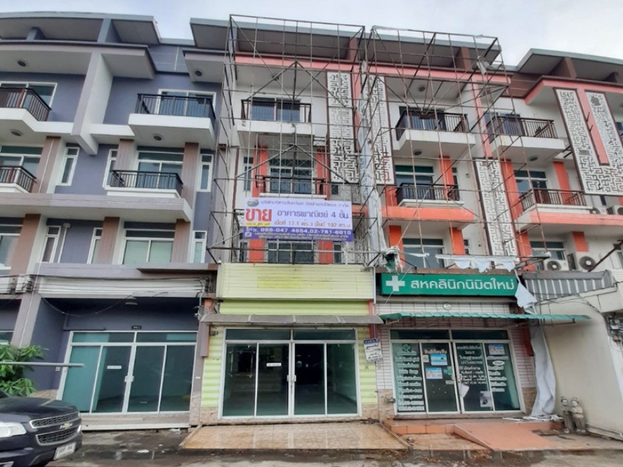 Commercial building Bangkok Khlong Sam Wa Sai Kong Din 5001742