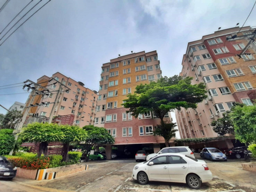 Condominium Bangkok Huai Khwang Sam Sen Nok 1200000