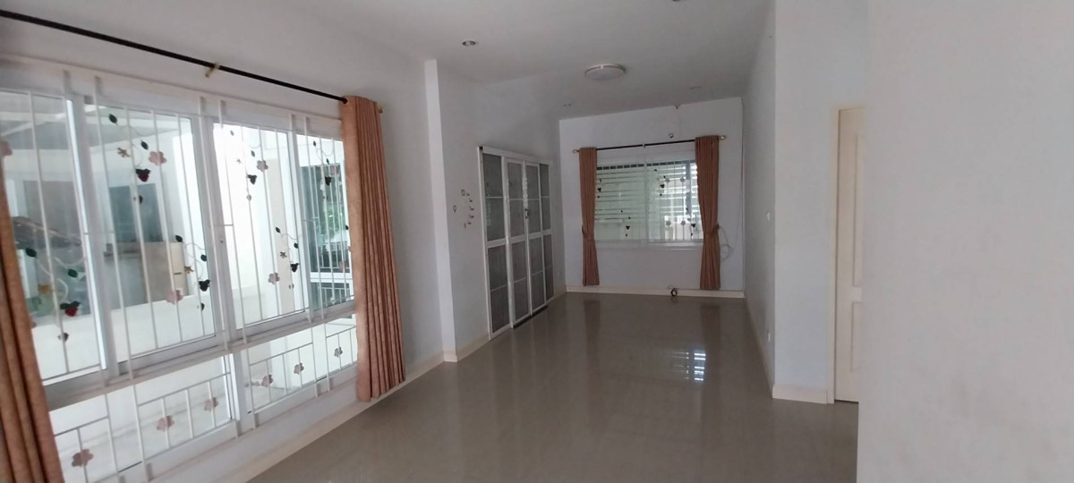 ทาวน์เฮ้าส์ หมู่บ้านบ้านอยู่สบาย ชลบุรี พานทอง หนองตำลึง 2300000