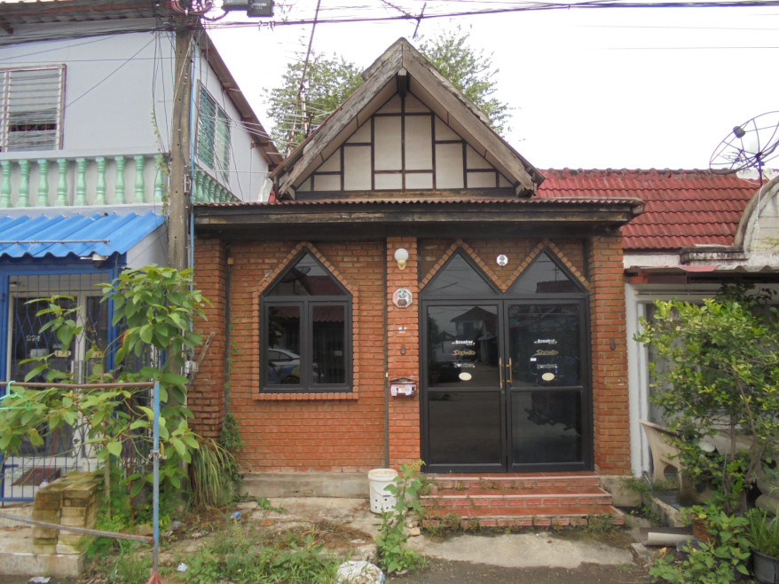 ทาวน์เฮ้าส์ หมู่บ้านณัฐวดี ปทุมธานี ธัญบุรี ลำผักกูด 893000