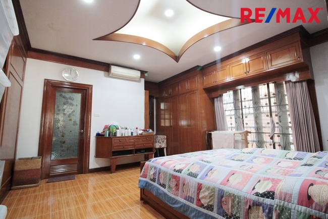 บ้านเดี่ยว บ้านเดี่ยว 2 ชั้น ม.นิศาชล จรัญ 13 ซ.บางแวก 79 หลังมุม ใหญ่สุด 153 ตรว. กรุงเทพมหานคร ภาษีเจริญ คลองขวาง 13000000